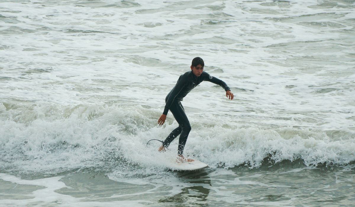 A Beginner's Guide to Wetsuit Thickness and Fit