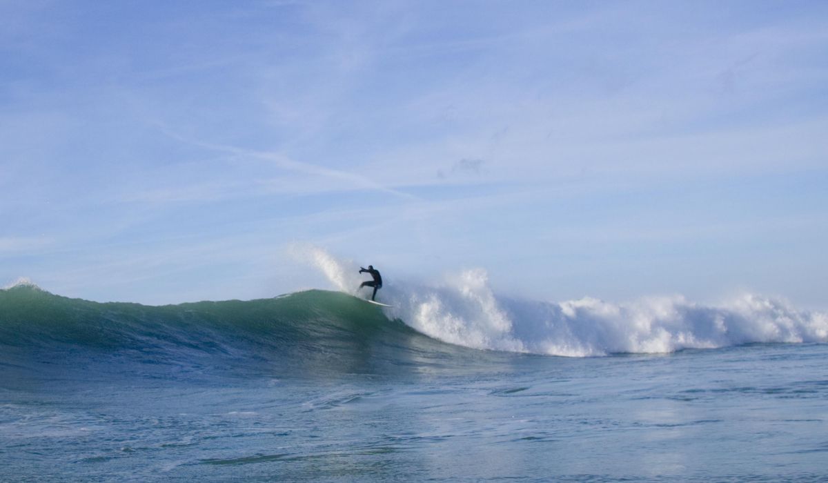 Choosing Your First Surfboard Without Wasting Money