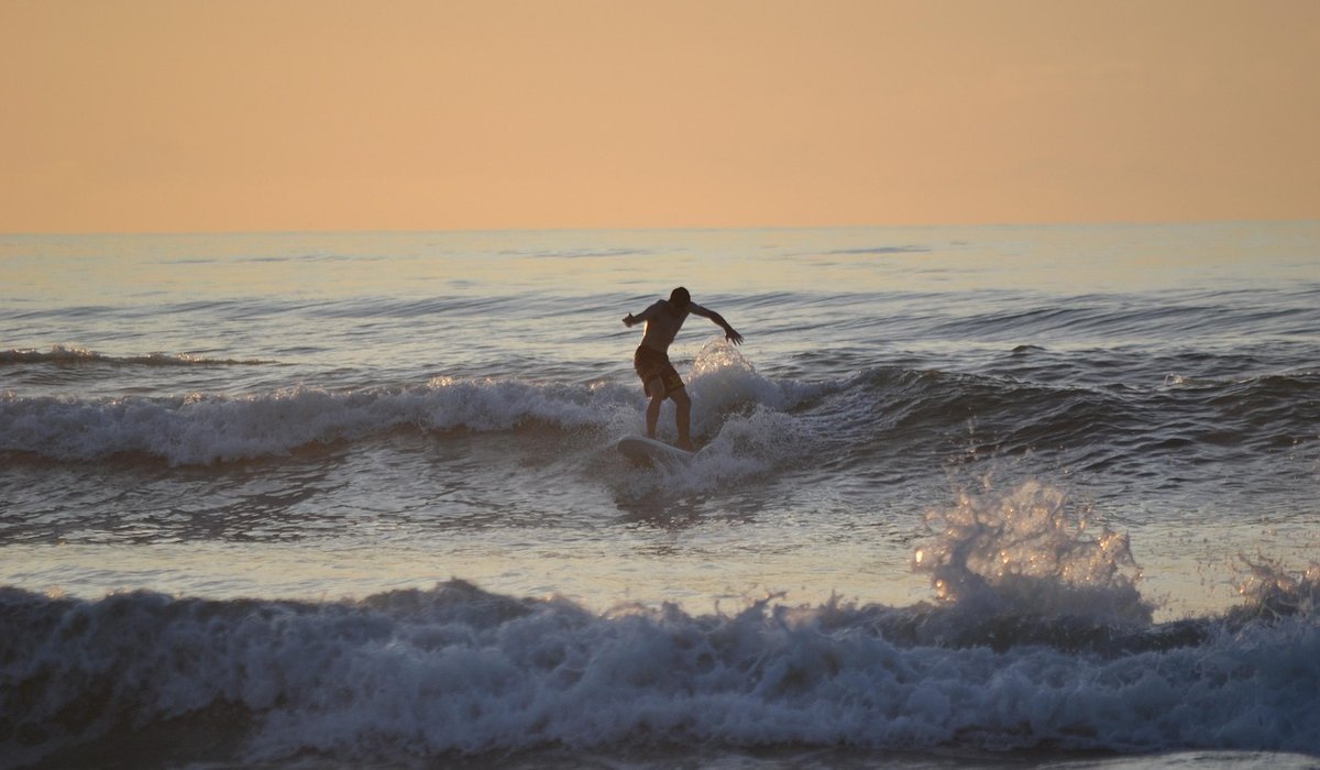 What to Eat Before and After a Surf